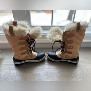 Sorel Joan of Arctic Waterproof Quilt Winter Boot size 5.5